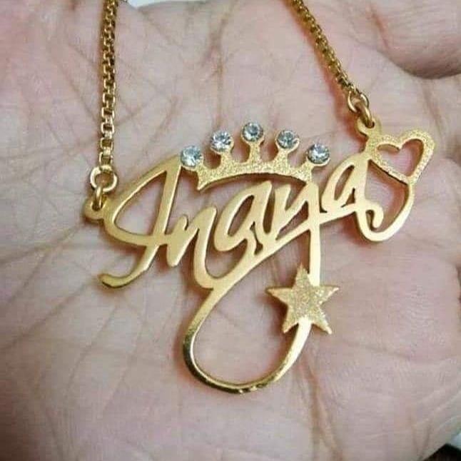 Crown Single Name Necklace Worbaxshop.com