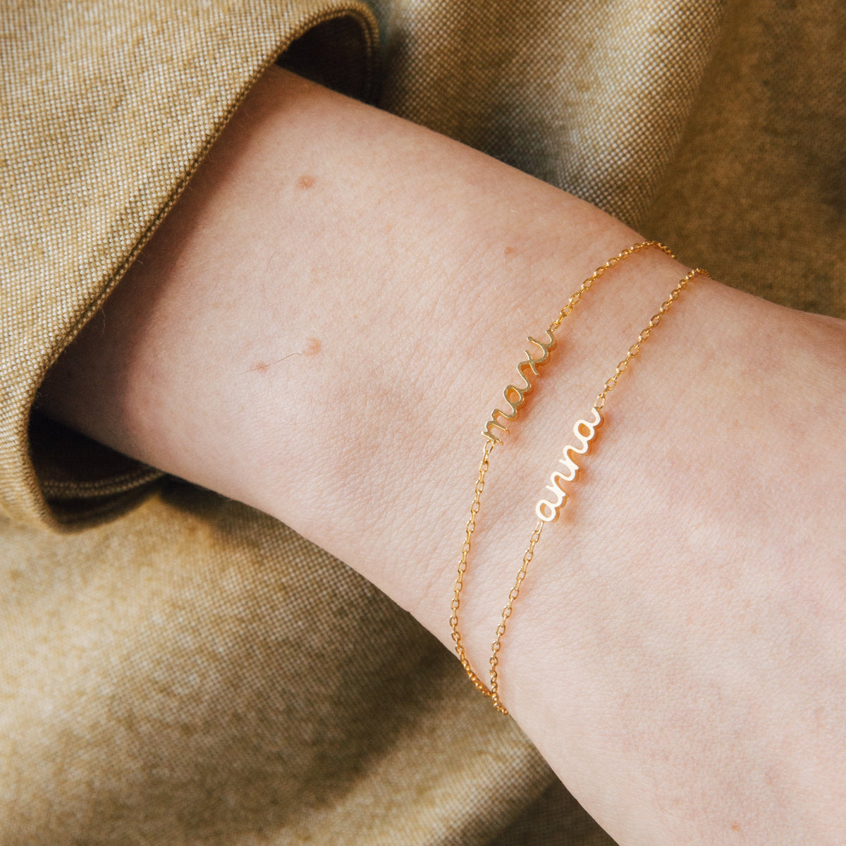 Tiny Name Bracelet Worbaxshop.com